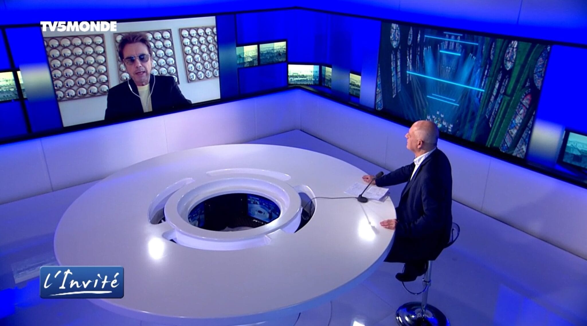 Jean-Michel Jarre live on the set of TV5Monde's L'Invité
