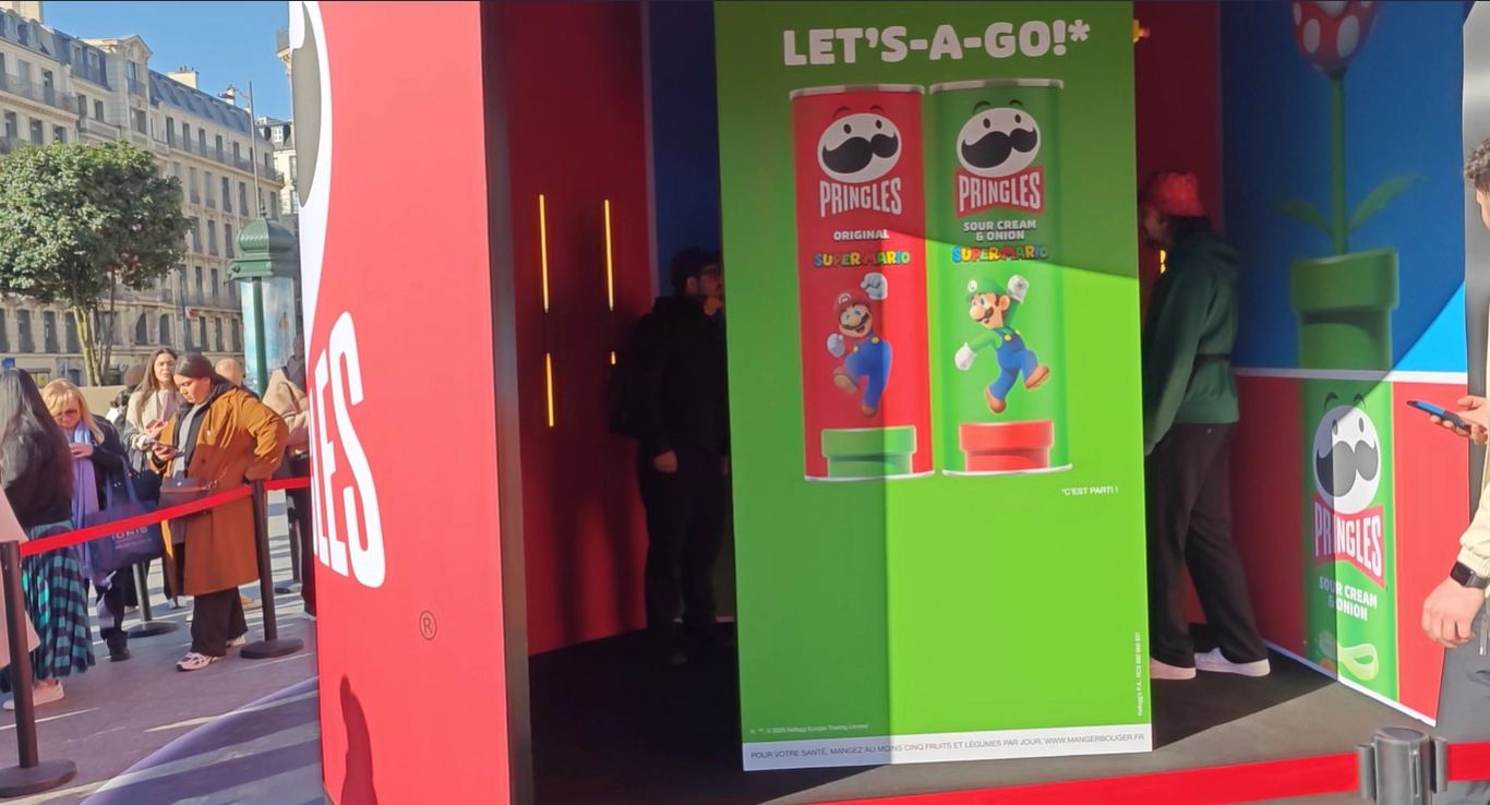 Entrance of the Pringles x Mario "Let's-a-go!" experience with a queue