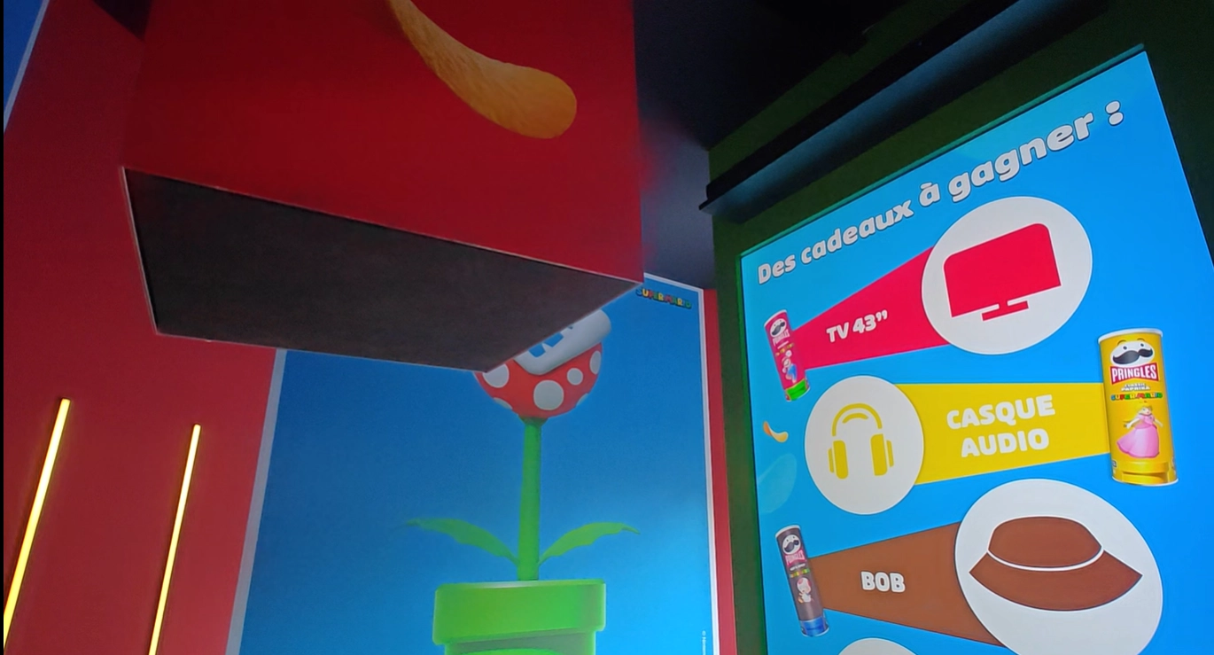Pringles block and prize board: TV, headphones, bucket hat
